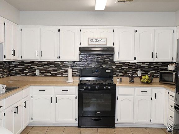 3rd image of 566 S Bingham Way