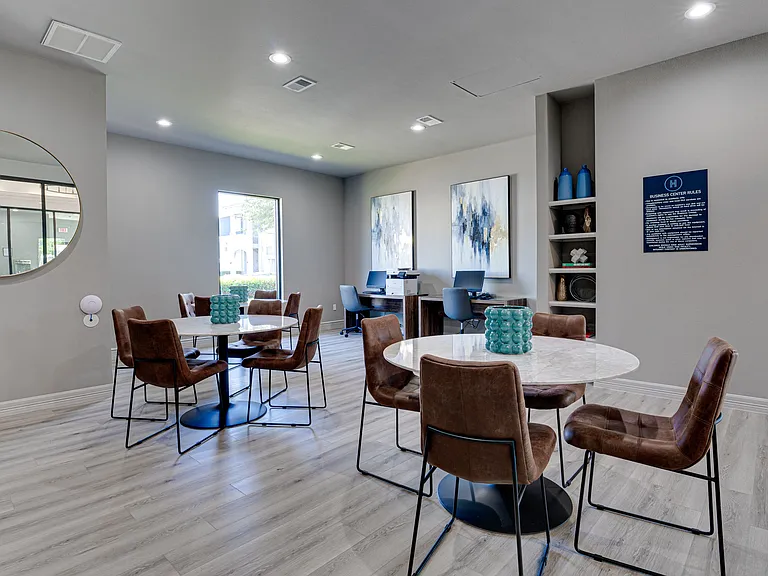 Highland Luxury Living — Photo 37