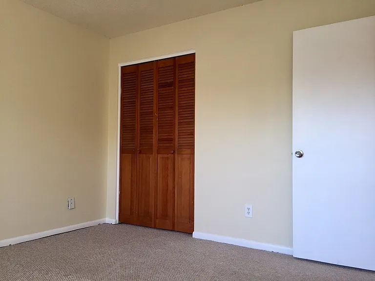 828 W 25th St — Photo 15