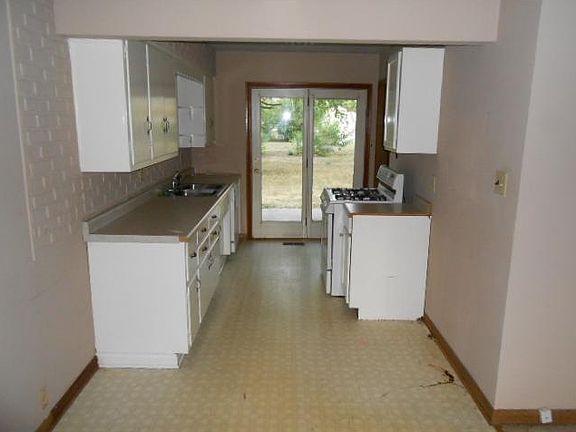 5th image of 41 Casco Dr