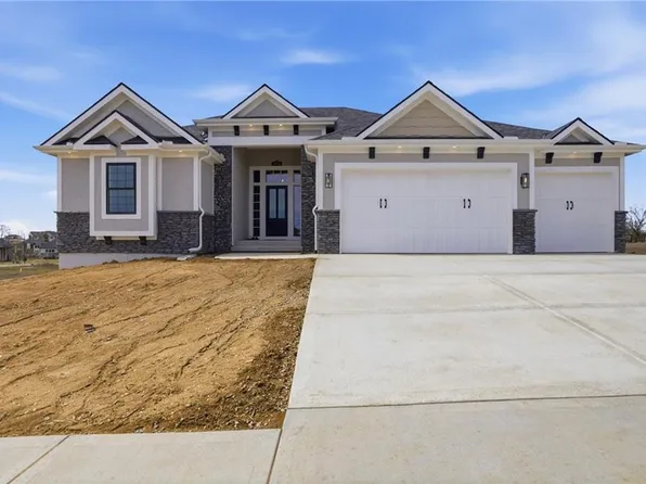 8734 N Farley Ave, Kansas City, MO 64157