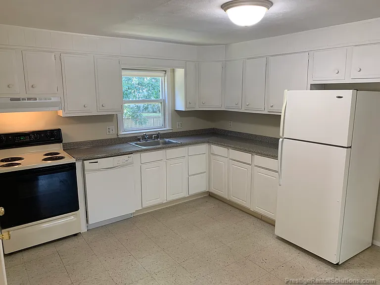 70 Lorchris St #9 — Photo 4