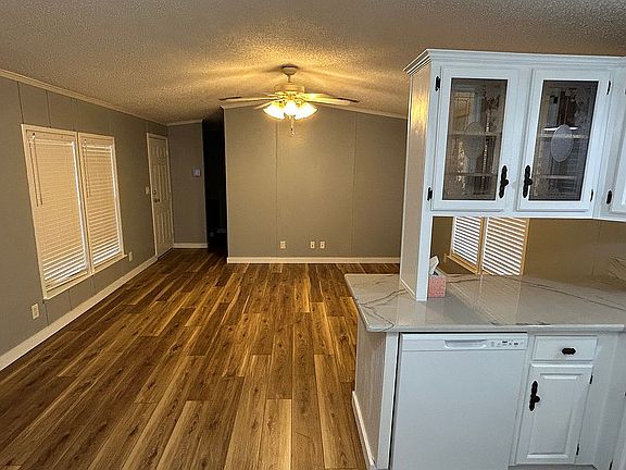 5th image of 111 Prevost Dr
