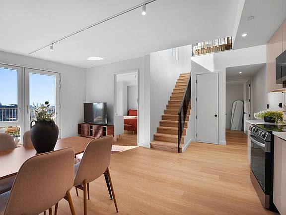 3rd image of 16 West St #1118