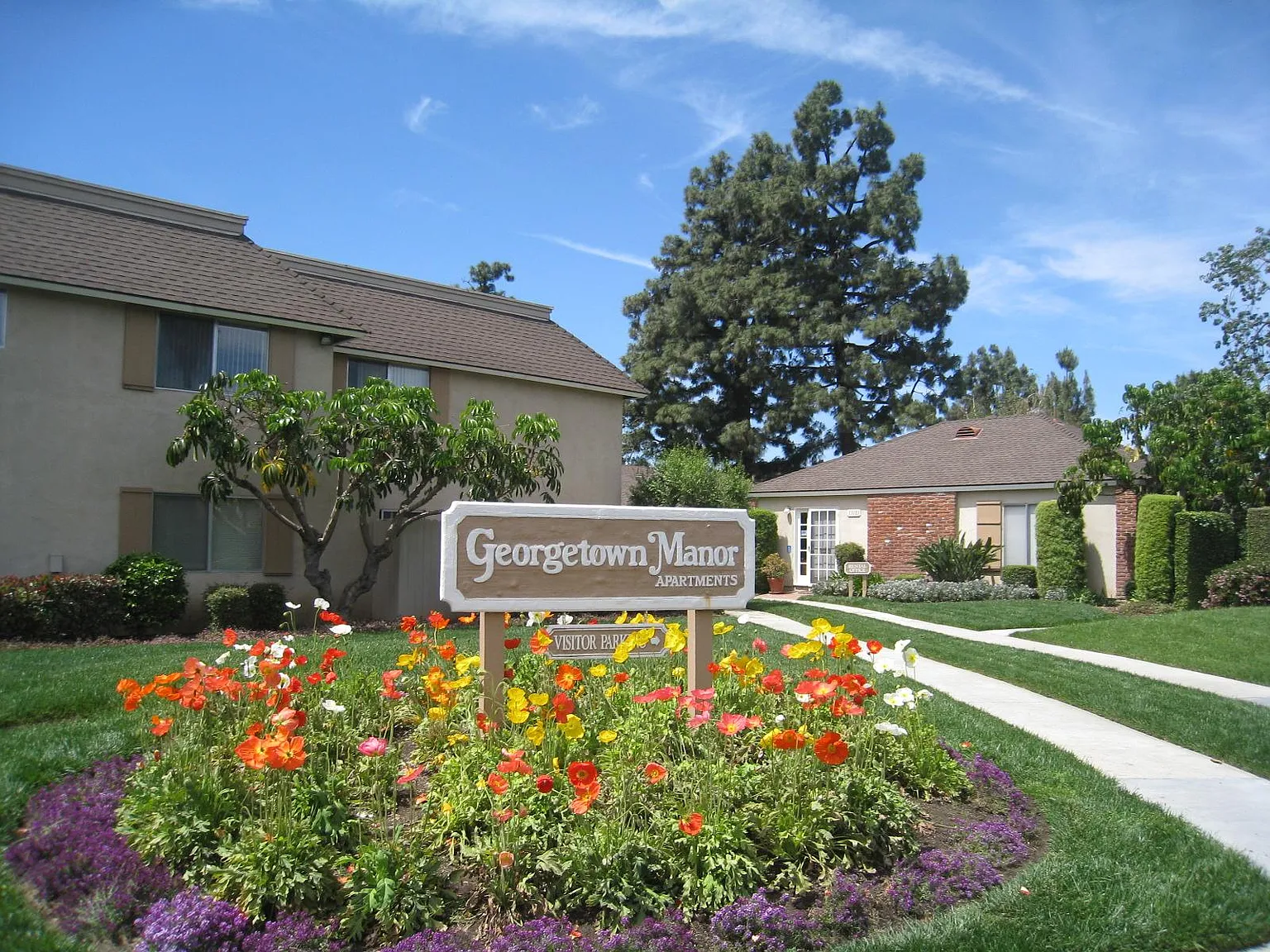 Georgetown Manor Apartments — Photo 1