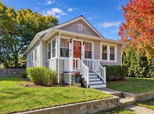 26 Sunset Dr, Barrington, RI 02806