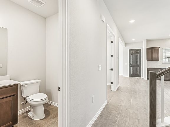 5th image of 132 Stewart Dr #102