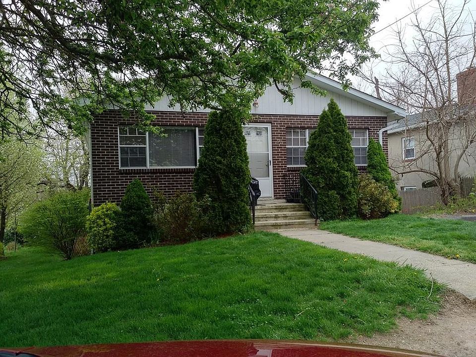 1st image of 52 Beach St #A