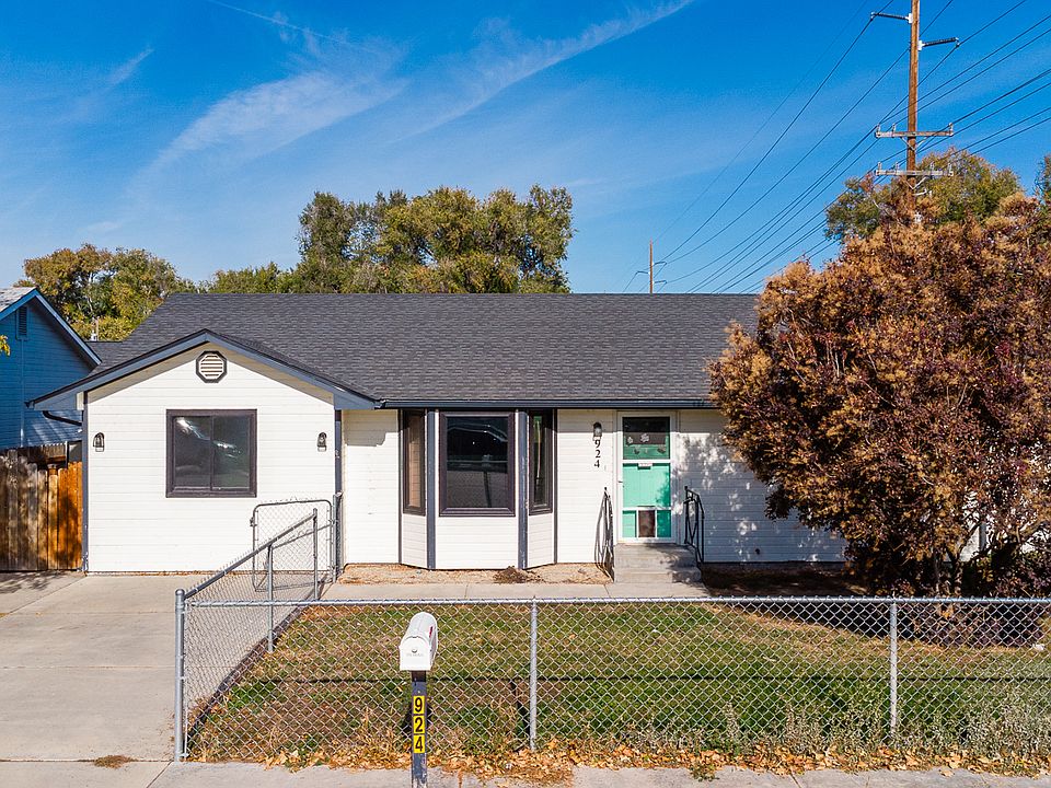 1st image of 924 E Georgia Ave
