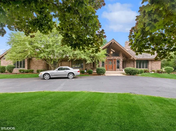 7305 Gleneagle Cir, Crystal Lake, IL 60014