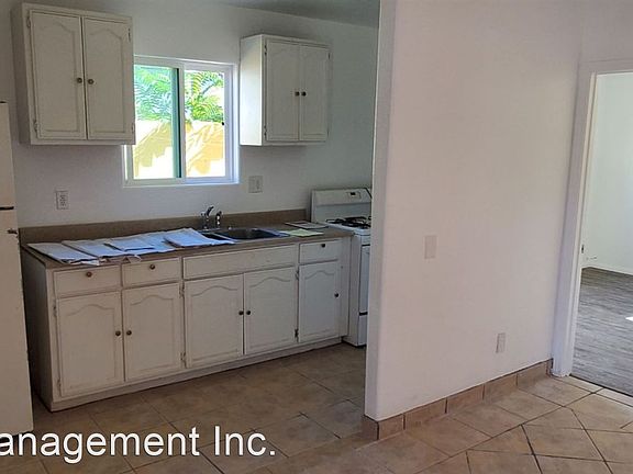 2nd image of 3214 1/2 Arvia St