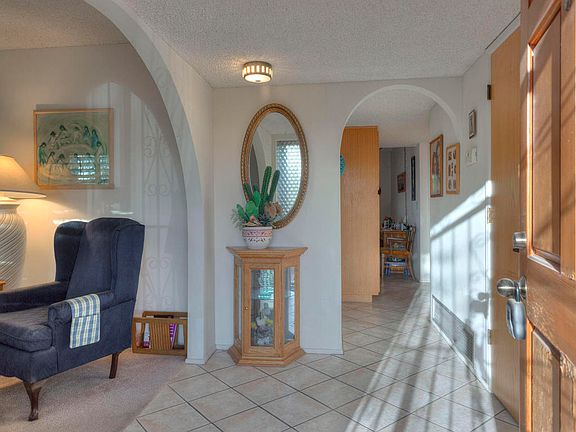 4th image of 702 N La Cholla Blvd