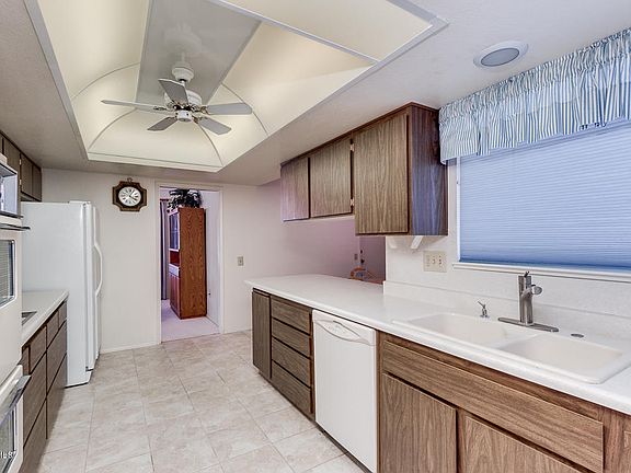 4th image of 15218 N Boswell Blvd