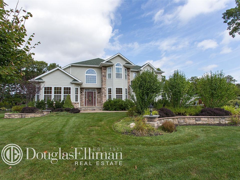 1st image of 6 Sweet Woods Ct