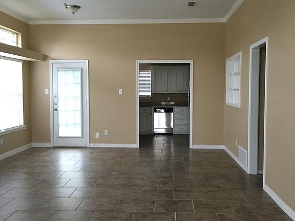2nd image of 1945 Willow Vale Dr
