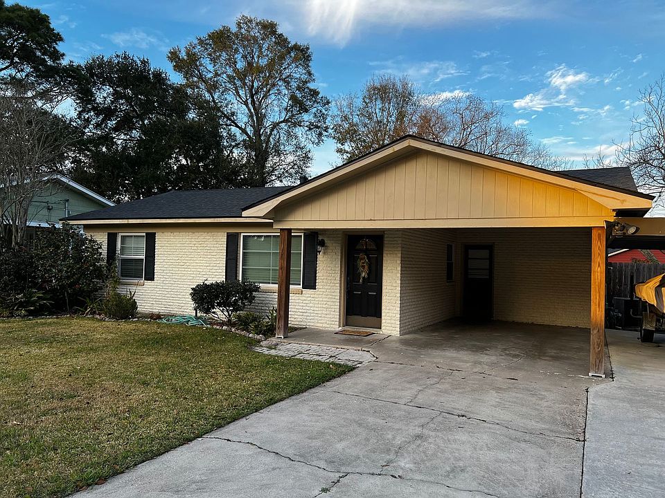 1st image of 200 Belle Dame Dr