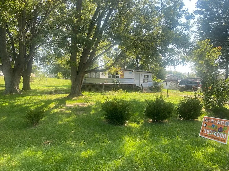 3 bed, 980 sqft, $1,149 — Photo 2