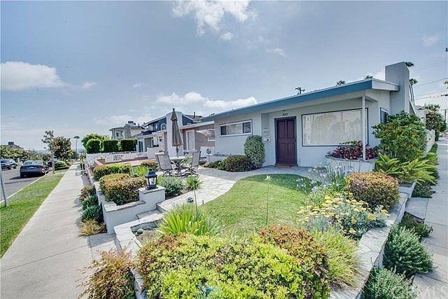 1st image of 245 Heliotrope Ave