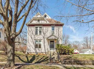 519 W 9th St, Cedar Falls, IA 50613
