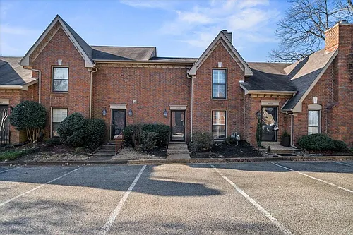 1039 Park Court Dr Photo 1