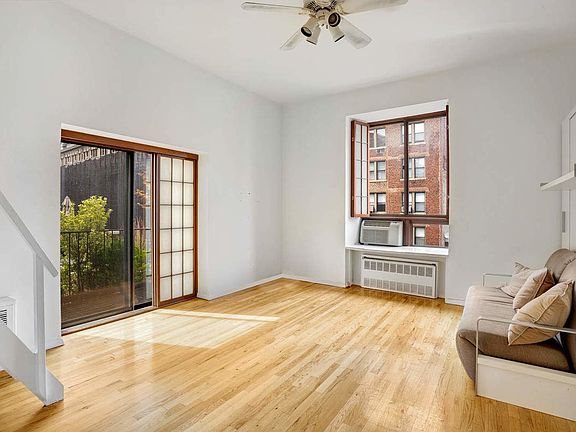 4th image of 23 E 10th St APT 602