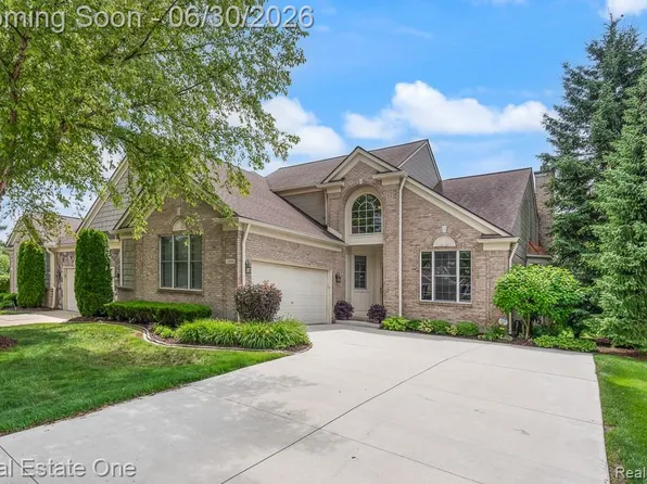 1904 Dunham Dr #12, Rochester, MI 48306