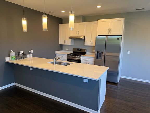 4th image of 2910 S Archer Ave #2B