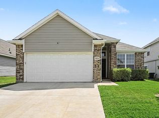 9828 Dynamics Dr, Fort Worth, TX 76131