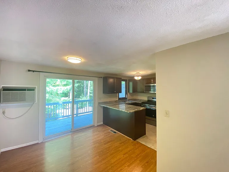18 Profile Cir — Photo 2