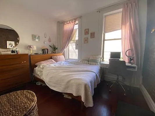 Rented by Bond New York | media 27