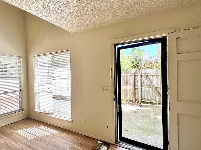 828 Cardinal Creek Blvd #0 — Photo 4