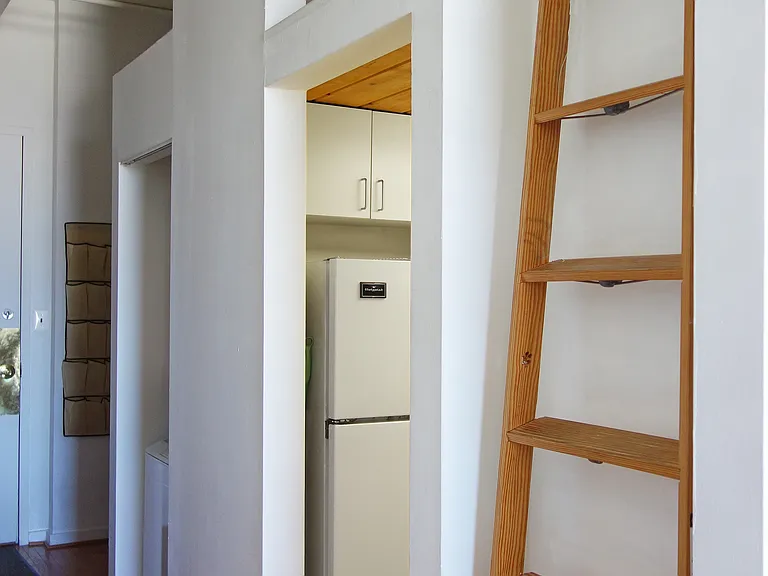 Access to bonus loft space