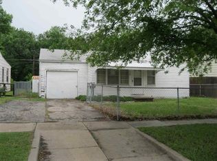 938 S Edgemoor Ave, Wichita, KS 67218