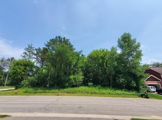 550 Hillside Dr, Prescott, WI 54021