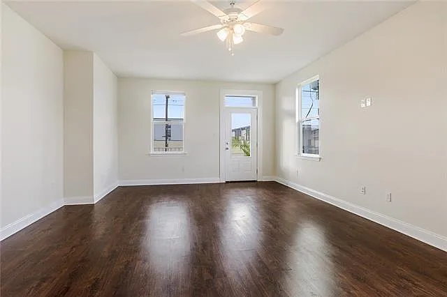 1826 Eagle St — Photo 2