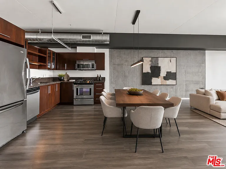 1111 S Grand Ave #716 — Photo 3