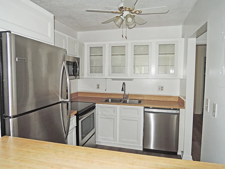 322 Colony Ln #C — Photo 7