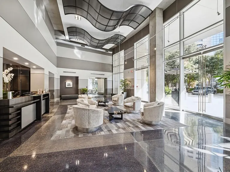 1901 Post Oak Blvd #2402 — Photo 30