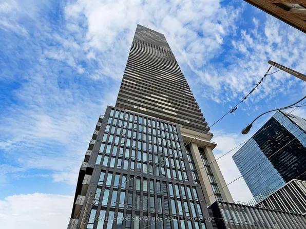 55 Cooper St #3807, Toronto, ON M5E 0G1