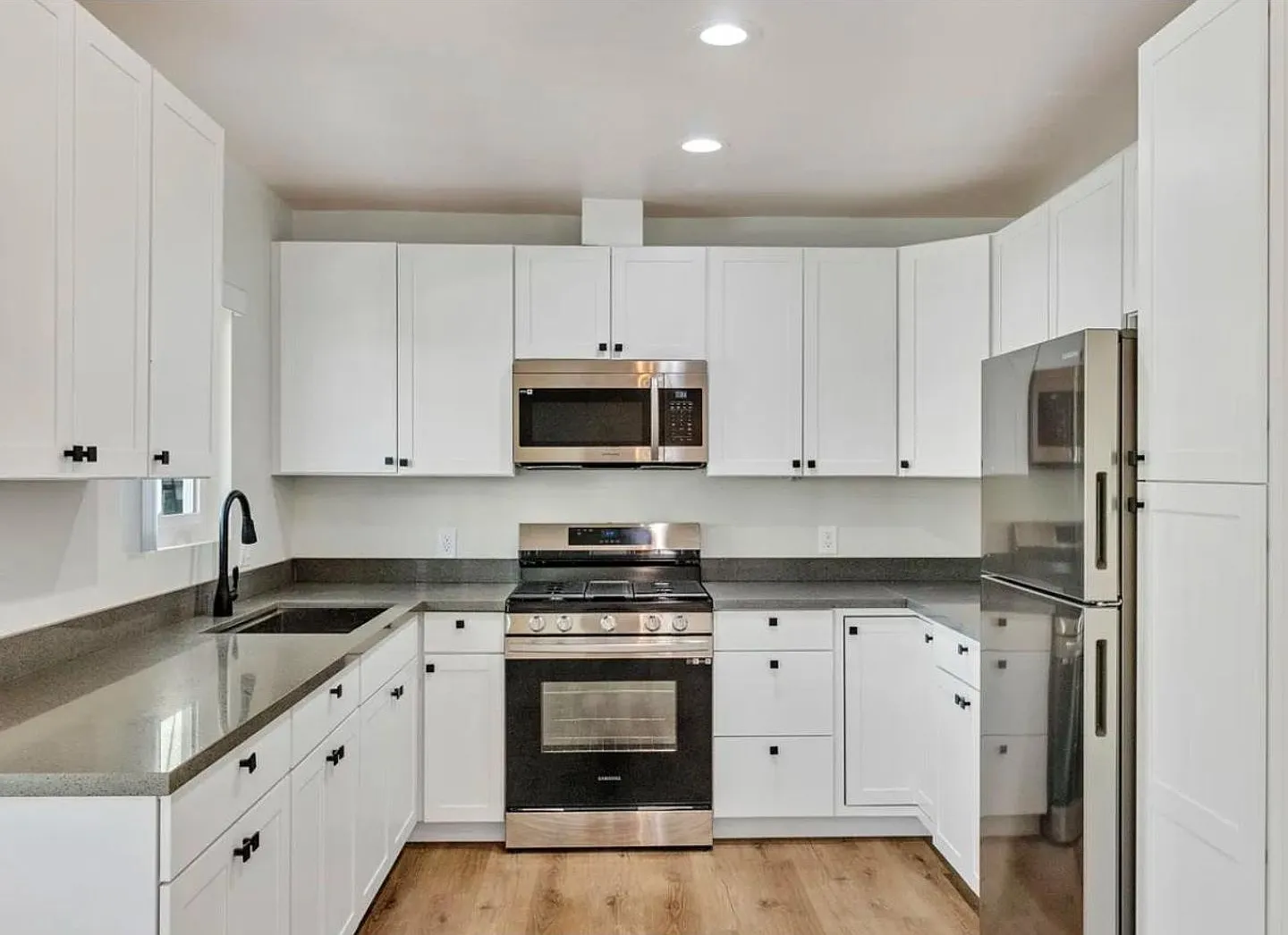 11720 Hamlin Street — Photo 1