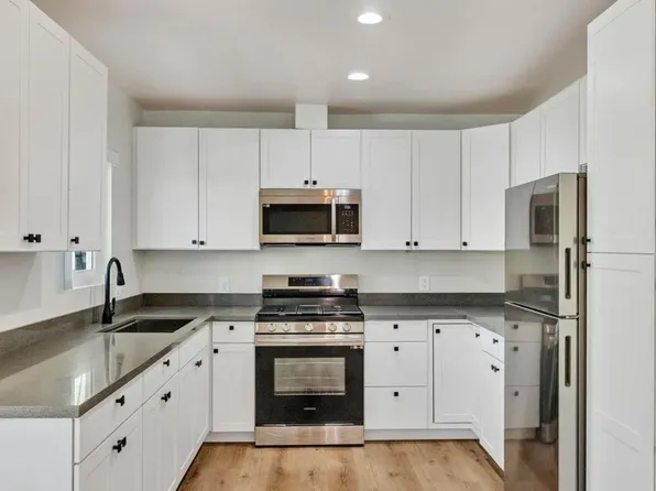 11720 Hamlin St, North Hollywood, CA 91606