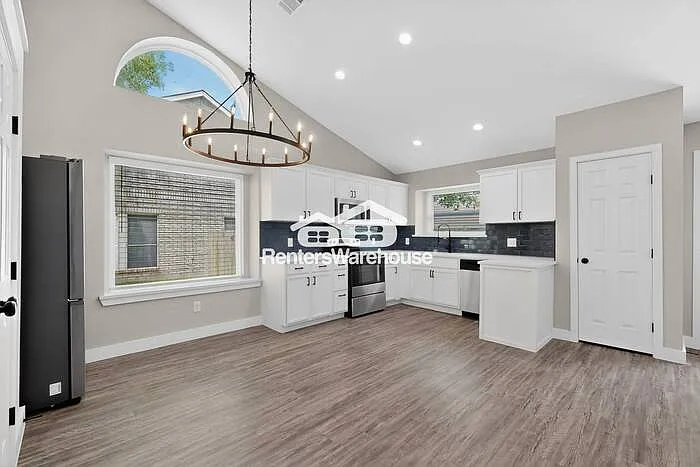 7714 Bordeaux Ln — Photo 11