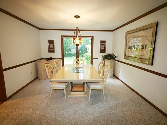 4th image of 5613 Wildflower Ln