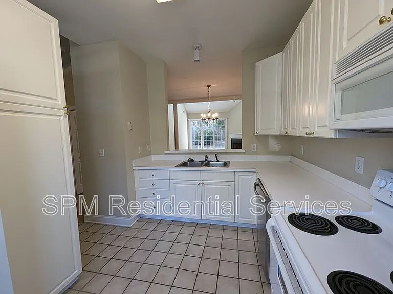 233 Racine Dr #18 — Photo 6