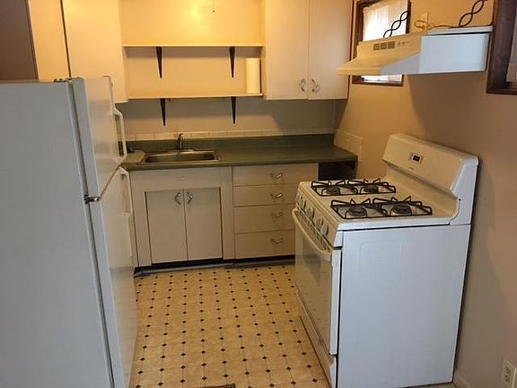 2nd image of 4933 Forest Ave #2