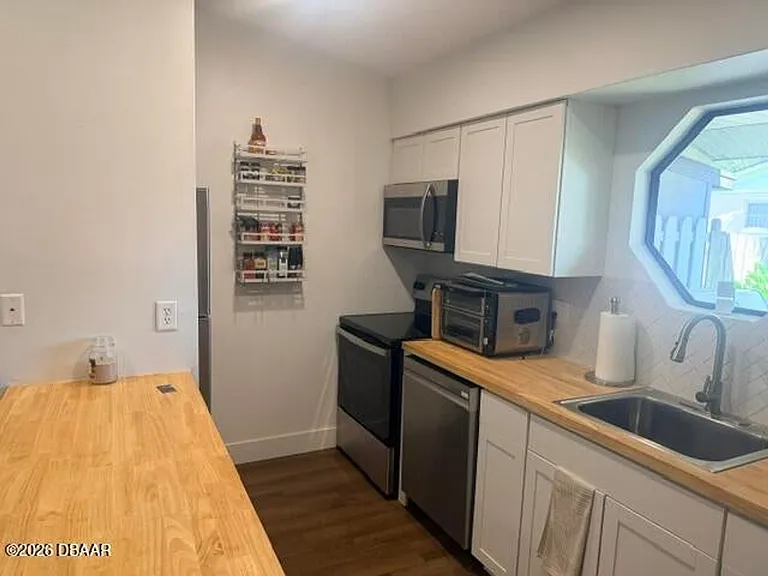 1571 Hancock Ln — Photo 6
