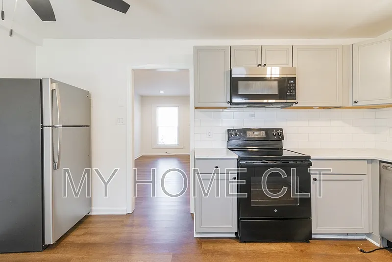 2 bed, 1.5 bath, 954 sqft, $1,250 — Photo 3