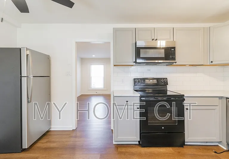 929 Cantwell St #2 — Photo 6