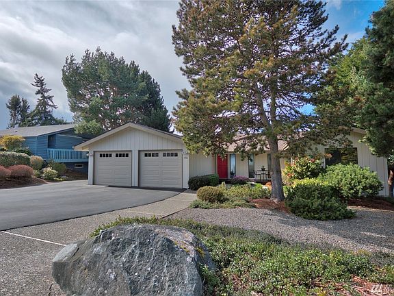 4th image of 160 Colman Dr