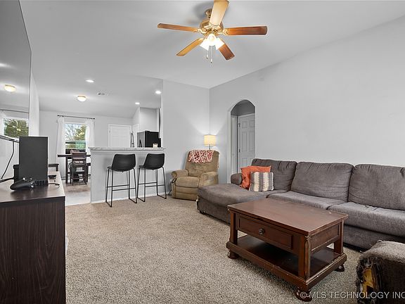 3rd image of 23381 S Donna Ln